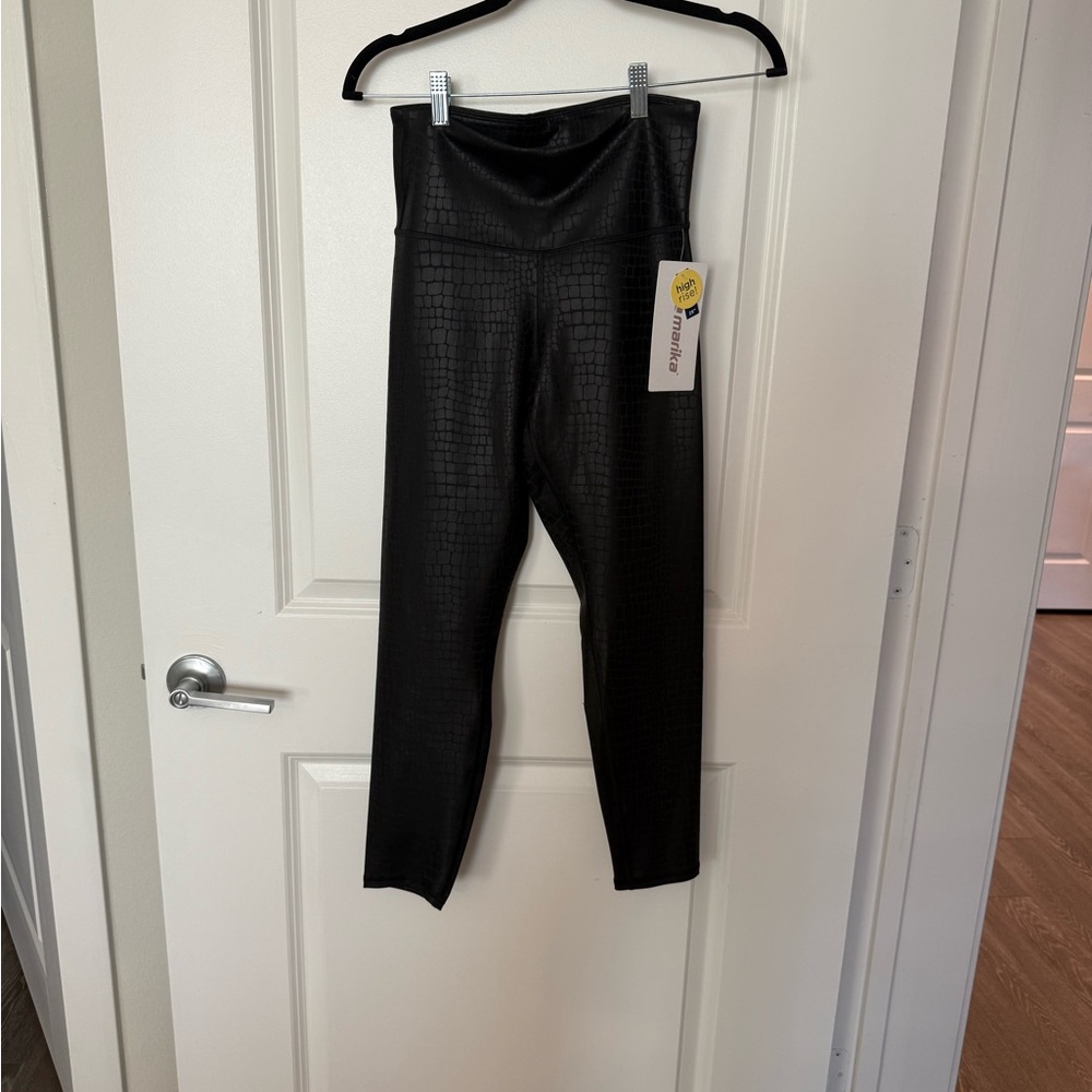 Black leggings